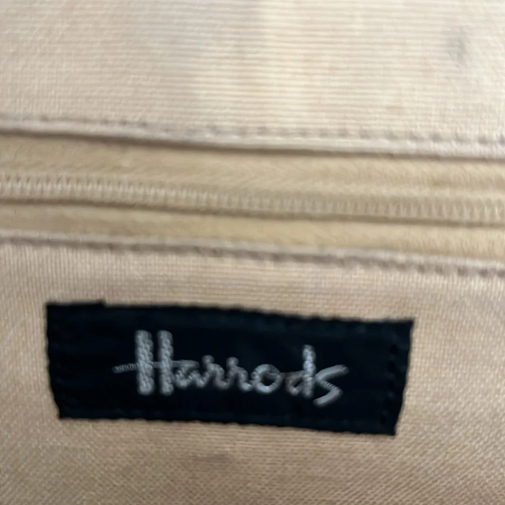Vintage Harrods of London military green leather clutch - Picture 2 of 4